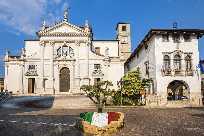 圣丹尼尔·德尔·弗里利，大教堂和瓜尼尔纳纳图书馆(Friuli- venezia Giulia)